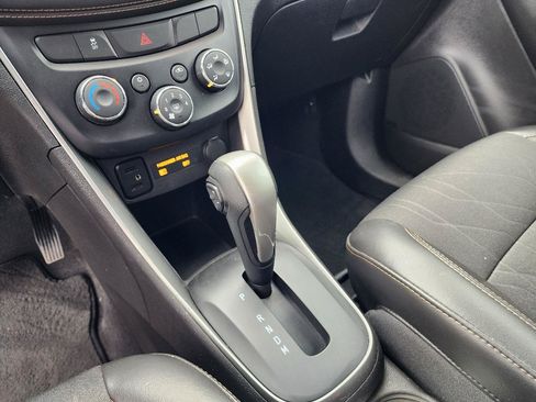 Used 2018 Chevrolet Trax LT w/ Driver Confidence Package FWD image 21