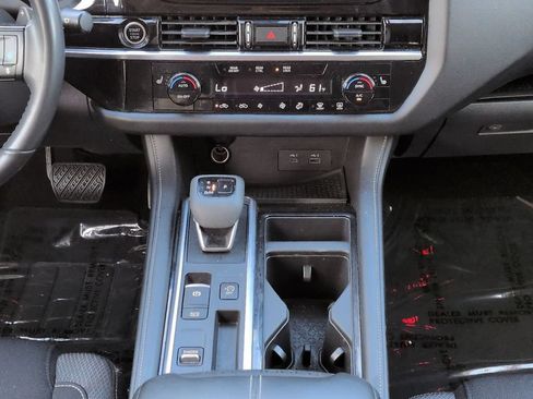 Certified 2023 Nissan Pathfinder SV FWD image 19