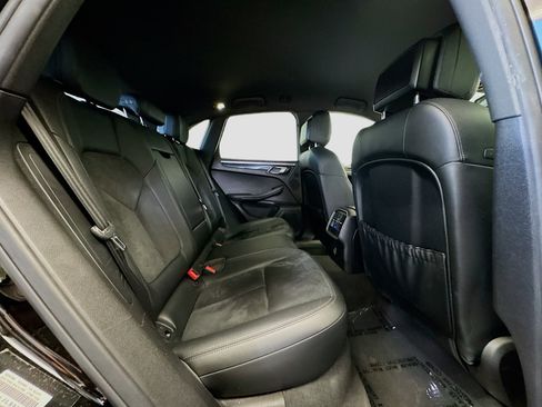 Used 2018 Porsche Macan Sport Edition image 17