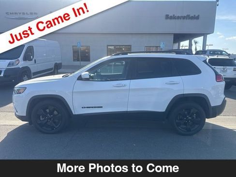 Used 2021 Jeep Cherokee Latitude Plus image 2