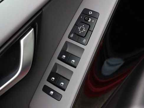 New 2025 Kia Niro EX Touring image 12