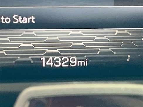 Used 2024 GMC Acadia Denali w/ Super Cruise Package image 12