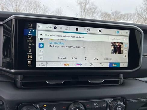 New 2026 Jeep Wrangler Unlimited Sahara AWD/4WD image 17