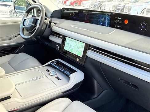 New 2025 Lincoln Navigator L Reserve image 6