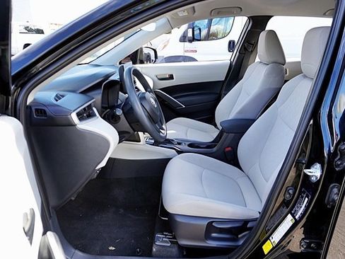 Used 2022 Toyota Corolla Cross L image 15