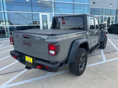 Used 2023 Jeep Gladiator Rubicon w/ Cold Weather Group AWD/4WD image 3