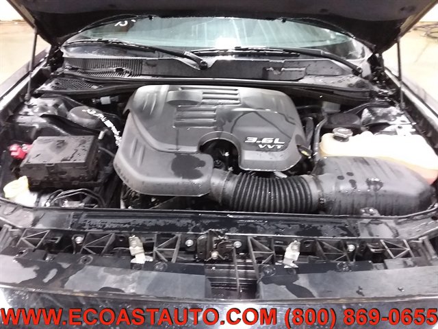 Used 2017 Dodge Challenger SXT w/ Blacktop Package RWD image 9