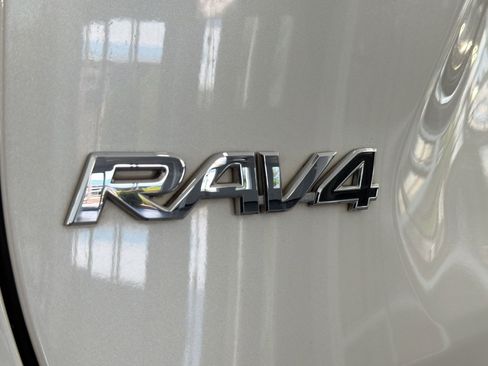 Used 2021 Toyota RAV4 XLE Premium FWD image 35