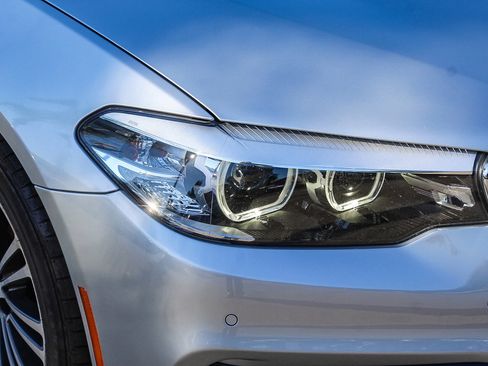 Used 2019 BMW 540i image 8