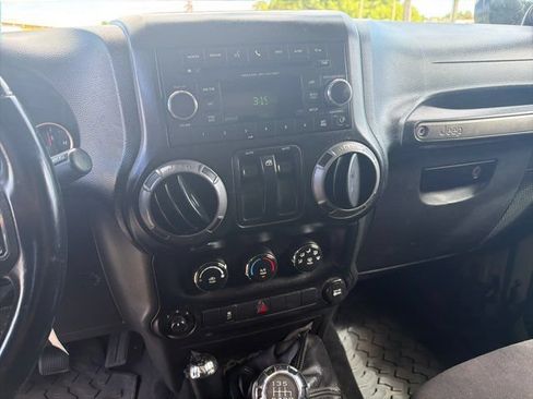 Used 2013 Jeep Wrangler Sport AWD/4WD image 21