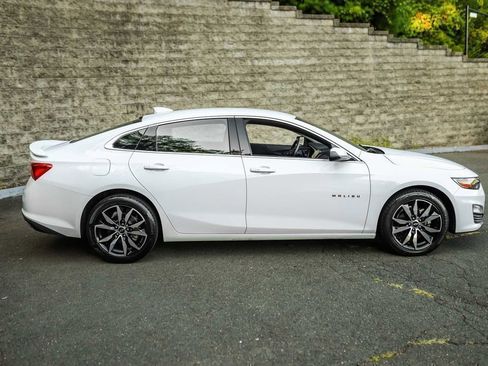 Used 2025 Chevrolet Malibu RS image 3