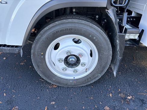 New 2024 Chevrolet Low Cab Forward image 18