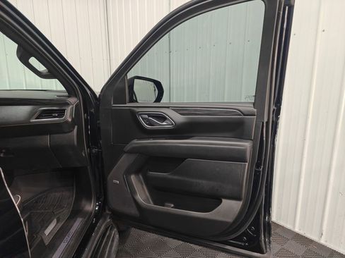 Used 2023 GMC Yukon XL SLT w/ SLT Premium Package AWD/4WD image 28