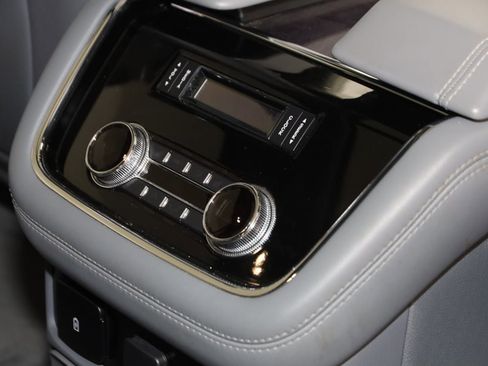 Used 2021 Lincoln Navigator L Reserve w/ Luxury Package image 18