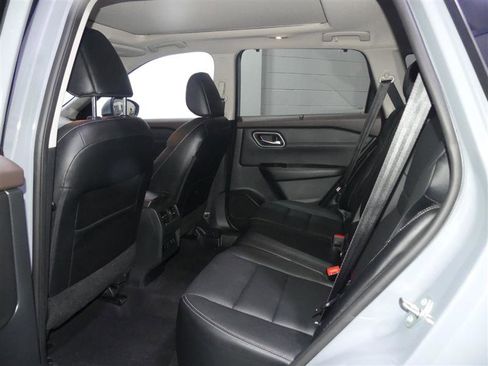 Used 2021 Nissan Rogue SL w/ Premium Package image 24