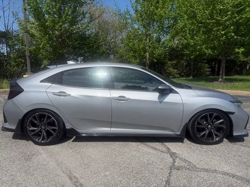 Used 2017 Honda Civic Sport Touring image 2