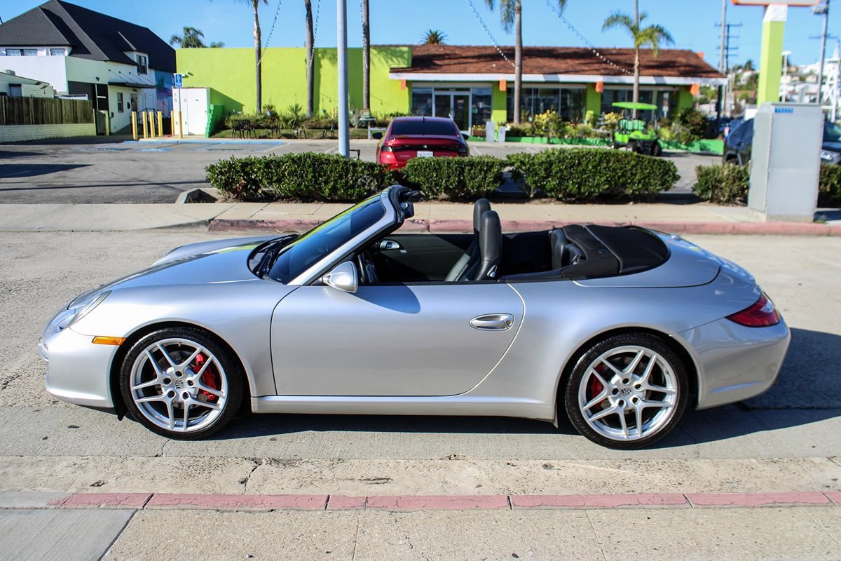 Used 2010 Porsche 911 Carrera S RWD image 2
