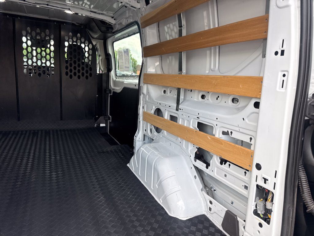 Used 2025 Ford Transit 250 Low Roof w/ Exterior Upgrade Package RWD image 16