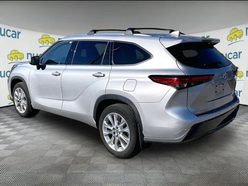 Used 2023 Toyota Highlander Limited AWD/4WD image 3
