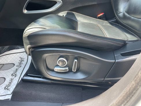 Used 2020 Jaguar F-PACE Prestige AWD/4WD image 16