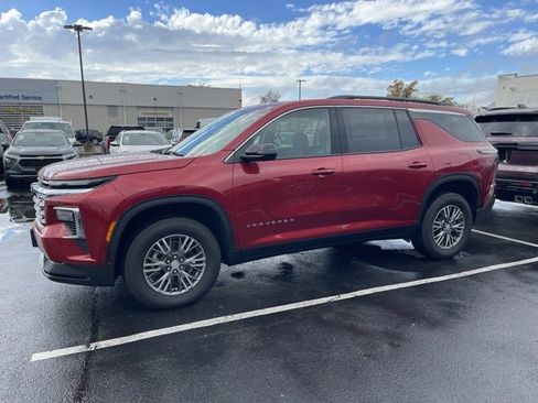 New 2025 Chevrolet Traverse LT image 4