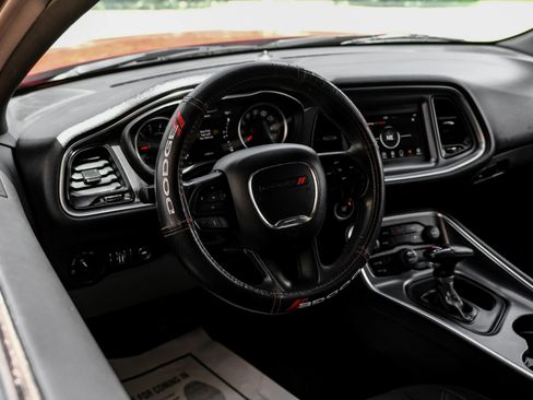 Used 2018 Dodge Challenger SXT RWD image 18