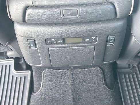 Used 2024 Nissan Armada Platinum w/ Captain's Chairs Package image 20