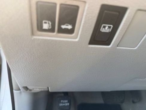 Used 2011 Toyota Avalon Limited FWD image 27
