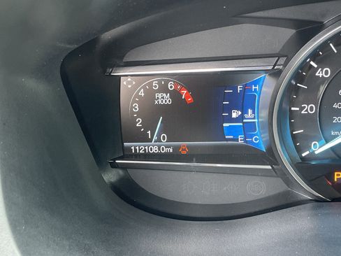 Used 2018 Ford Explorer XLT w/ Equipment Group 202A AWD/4WD image 21