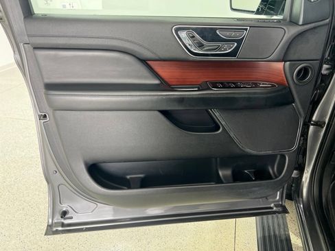 Used 2021 Lincoln Navigator L Reserve RWD image 21