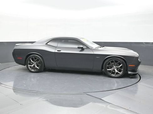 Used 2019 Dodge Challenger R/T RWD image 17