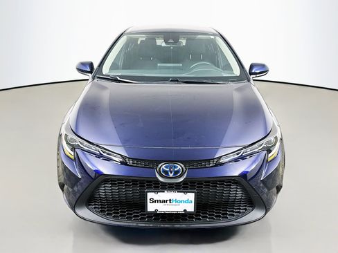 Used 2022 Toyota Corolla LE image 2