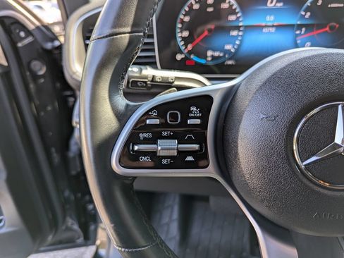 Used 2022 Mercedes-Benz GLS 450 4MATIC image 17