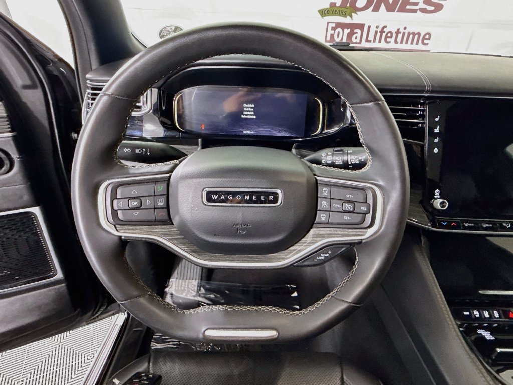 Used 2022 Jeep Wagoneer Series III w/ Premium Group I AWD/4WD image 20