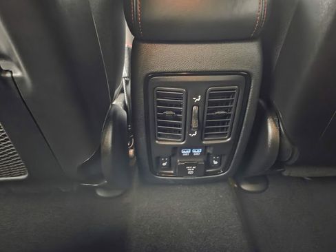 Certified 2024 Dodge Durango GT image 28