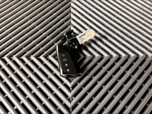 Used 2024 Lexus ES 350 w/ Premium Package image 10