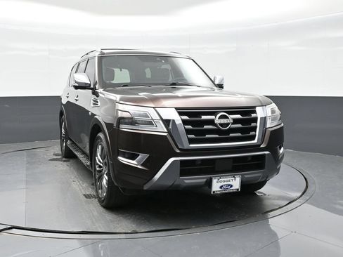 Used 2021 Nissan Armada Platinum w/ Captain's Chairs Package RWD image 13
