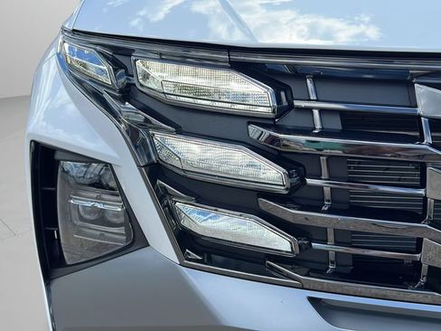 Certified 2025 Hyundai Tucson Limited FWD image 33