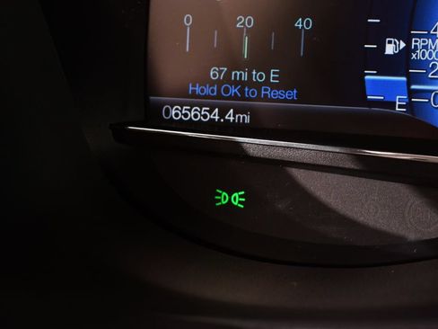 Used 2019 Ford Explorer XLT w/ Equipment Group 202A AWD/4WD image 27