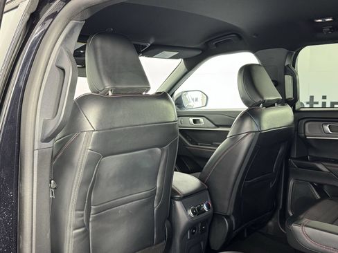 Used 2025 Ford Explorer ST-Line AWD/4WD image 18