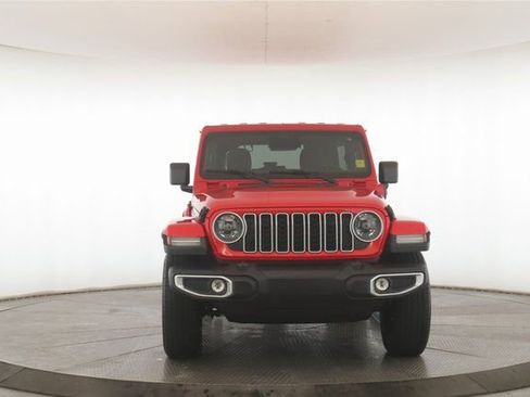 Used 2025 Jeep Wrangler Unlimited Sahara image 12