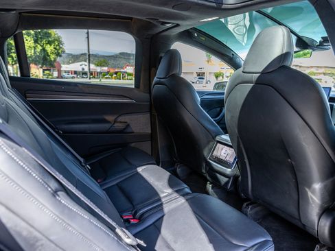 Used 2022 Tesla Model X AWD/4WD image 34