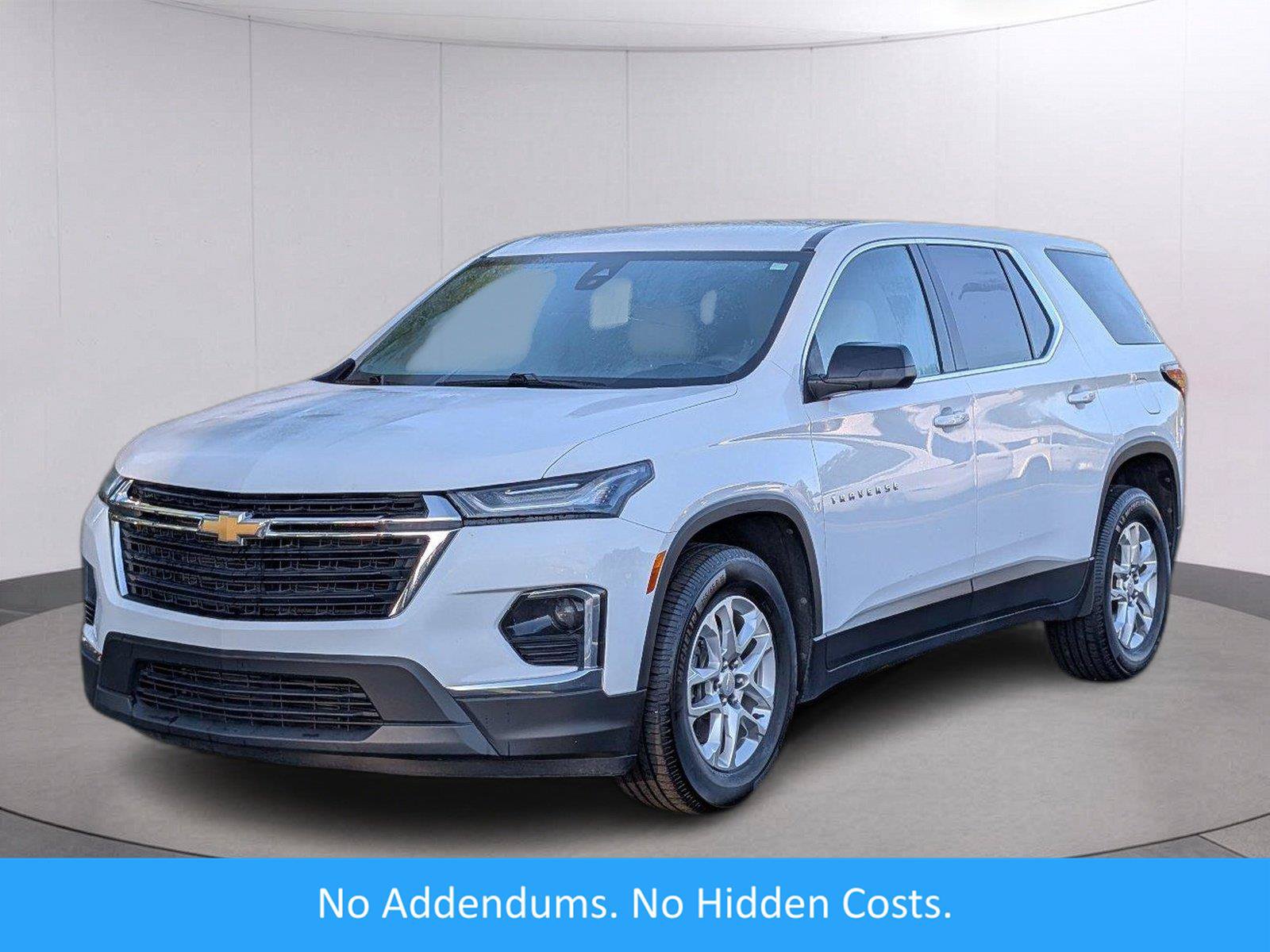 Used 2022 Chevrolet Traverse LS FWD image 1