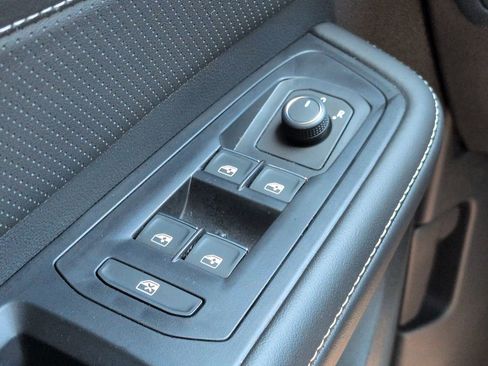 Used 2026 Volkswagen Atlas SE FWD image 24