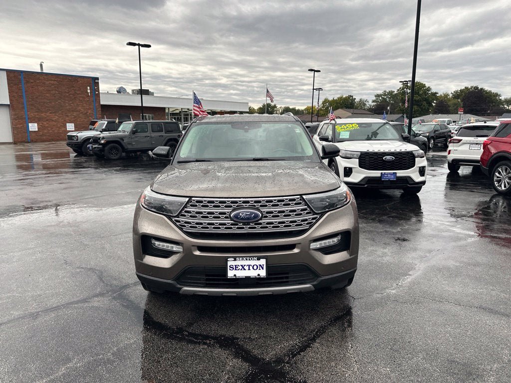 Used 2021 Ford Explorer Limited w/ Equipment Group 301A AWD/4WD image 2