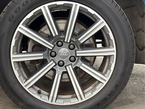 Used 2019 Audi Q7 3.0T Premium Plus image 32