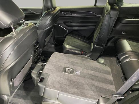 Used 2021 Jeep Grand Cherokee L Laredo image 17