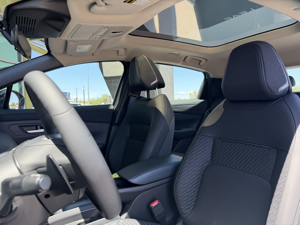 Used 2026 Nissan Leaf Platinum+ FWD image 32