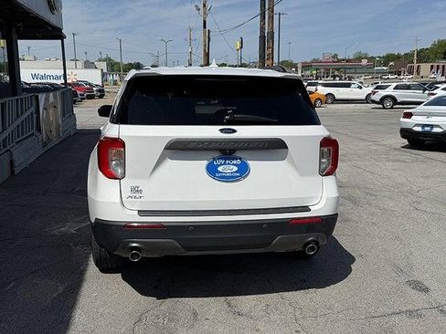 Used 2022 Ford Explorer XLT w/ Equipment Group 202A RWD image 2