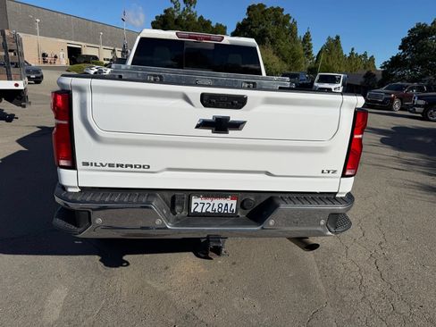 Used 2024 Chevrolet Silverado 2500 LTZ w/ LTZ Premium Package AWD/4WD image 4